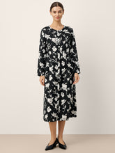 Load image into Gallery viewer, 100% Linen Floral Printed Gathered Maxi Dress ELODIE
