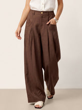 Load image into Gallery viewer, 100% Linen Sculpted Pleat Elasticated Back Relaxed Pants VERIDIANA
