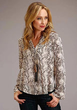 Load image into Gallery viewer, Stetson 00439 Snake Print (Cream) - Women's Blouse
