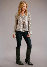 Load image into Gallery viewer, Stetson 00439 Snake Print (Cream) - Women's Blouse (Closeout)

