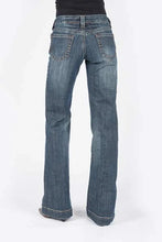 Load image into Gallery viewer, Stetson 214 City Trouser Jeans (Medium Wash) - Women's Jeans
