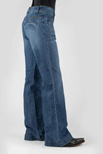 Load image into Gallery viewer, Stetson 214 Trouser Fit Flare Leg (Medium Wash) - Women's Jeans
