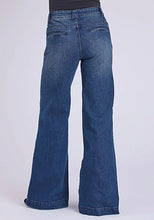 Load image into Gallery viewer, Stetson 751 Wide Leg Welted Back Packets ( Denim Medium Wash) - Women's Jeans
