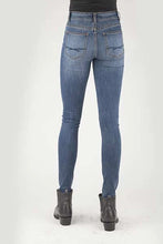 Load image into Gallery viewer, Stetson 902 High Waist Skinny Fit (Medium Wash) - Women's Jeans
