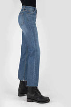 Load image into Gallery viewer, Stetson 915 High Rise Straight Crop (Medium Wash) - Women's Jeans
