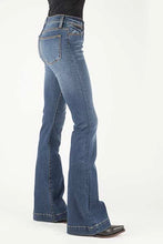 Load image into Gallery viewer, Stetson 921 High Waist Flare Fit (Brown/Medium Wash) - Women's Jeans

