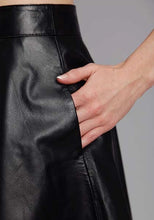 Load image into Gallery viewer, Stetson Solid Lamb (Black) - Women's Leather Skirt
