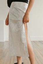 Load image into Gallery viewer, Floral midi skirt
