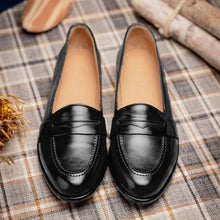 Load image into Gallery viewer, 15-203-BLK SAVANNAH Calfskin Penny Loafer, Black
