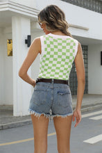 Load image into Gallery viewer, Checkered cropped top
