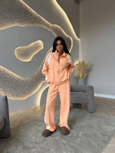 Load image into Gallery viewer, Women’s Long-Sleeve Zip-Up Jacket and Sweatpants Two-Piece Set
