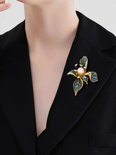 Load image into Gallery viewer, Freshwater Pearl, Zircon &amp; Alloy French Iris Brooch
