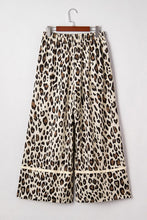 Load image into Gallery viewer, Leopard Wide Leg Cropped Pants
