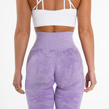 Load image into Gallery viewer, Snowflake Camouflage Seamless Yoga Pants – High Waisted Leggings
