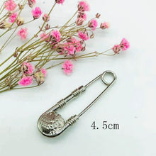 Load image into Gallery viewer, 1pc Alloy Double Lion Head Brooch Pin Fashion Safety Pins Women Waist Closing Men Suit Jacket Decoration Jewelry Retro Double Head Safety Pin Temperament Coat Pin
