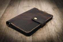 Load image into Gallery viewer, Leather Field Notes Cover -  Walnut Brown
