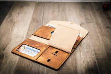 Load image into Gallery viewer, Badge Clutch Wallet - Saddle Tan
