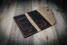 Load image into Gallery viewer, Sugar Land Clutch Wallet - Walnut
