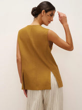 Load image into Gallery viewer, 100% Linen Arc-Placket Button-Front Vest ELFRIDA
