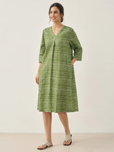 Load image into Gallery viewer, 100% Linen V-Neck Dot Midi Dress LIRA

