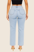 Load image into Gallery viewer, Snatch Factor Jeans
