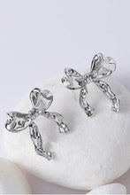 Load image into Gallery viewer, Bow earrings
