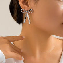 Load image into Gallery viewer, Bow earrings

