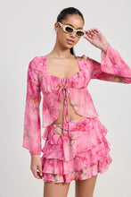 Load image into Gallery viewer, LONG SLEEVE FLARED TOP
