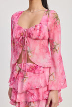 Load image into Gallery viewer, LONG SLEEVE FLARED TOP
