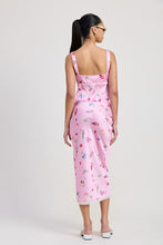 Load image into Gallery viewer, PRINTED SATIN FLY AWAY TOP WITH LACE TRIM
