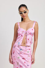 Load image into Gallery viewer, PRINTED SATIN FLY AWAY TOP WITH LACE TRIM
