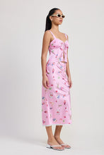 Load image into Gallery viewer, PRINTED SATIN FLY AWAY TOP WITH LACE TRIM
