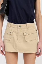 Load image into Gallery viewer, LOW WAIST DENIM MINI SKIRT WITH FRONT POCKETS
