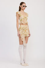 Load image into Gallery viewer, SQUARED NECK TOP WITH CAP SLEEVES
