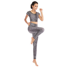 Load image into Gallery viewer, Printed navel short-sleeved quick-drying dance dress
