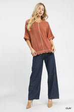 Load image into Gallery viewer, Umgee Linen Blend Scallop Trim Top
