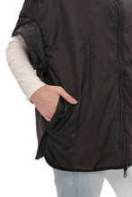 Load image into Gallery viewer, ⇆ Reversible 2 in 1 Loft Vest in Black
