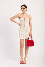 Load image into Gallery viewer, FLORAL SMOCKED TUBE DRESS
