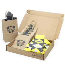 Load image into Gallery viewer, Customizable Groomsmen Gift Set Daisy Yellow Gray Argyle Men’s Dress Socks
