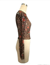 Load image into Gallery viewer, Cropped mesh ruffle hem floral leopard top
