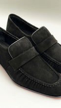 Load image into Gallery viewer, Style: 24144-Black Suede
