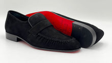 Load image into Gallery viewer, Style: 24144-Black Suede
