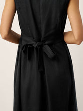 Load image into Gallery viewer, Linen-Lyocell V-Neck Sleeveless Maxi Dress WILLOW
