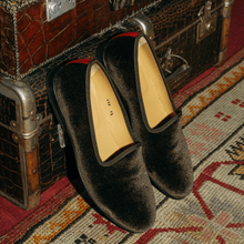 Load image into Gallery viewer, Men's Brown Velvet Slipper II
