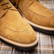 Load image into Gallery viewer, 26-220-TOB CAMPO Sueded Goatskin Lace Up, Tobacco
