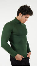 Load image into Gallery viewer, Suslo Couture Turtle Neck Sweater | Hunter Green
