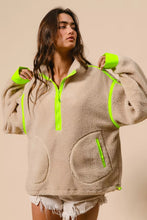 Load image into Gallery viewer, BiBi Contrast Edge Half Zip Up Sherpa Jacket
