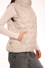 Load image into Gallery viewer, Quilted Vest in Ivory
