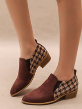 Load image into Gallery viewer, Women's Retro Color-Block Slip-On Heels – Round Toe Mid Heel Dress Shoes
