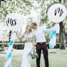 Load image into Gallery viewer, 2pcs/lot Good Quality 36inch Round White and black Print Mr&amp;Mrs Latex Balloons For Happy Wedding And  Valentine's Day
